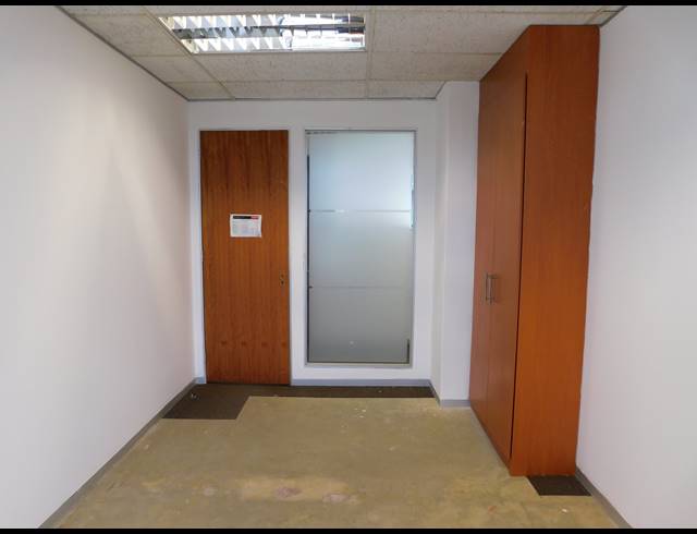 873M² OFFICE TO LET IN CRAIGHALL